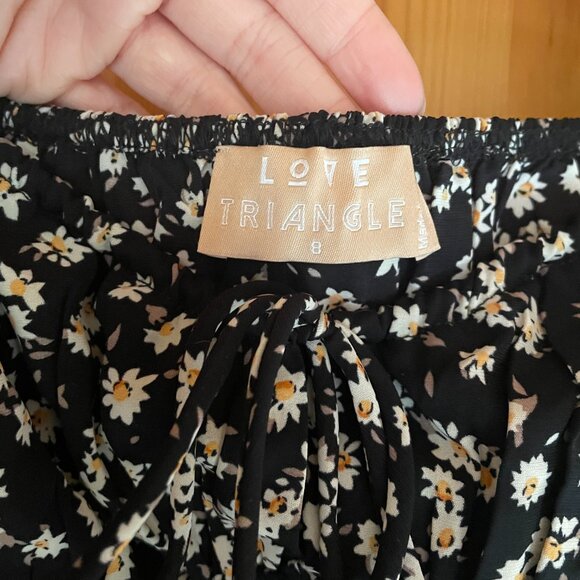 Size 4 Love Triangle (ASOS) long sleeve tie front ditsy floral crop top - Picture 3 of 5